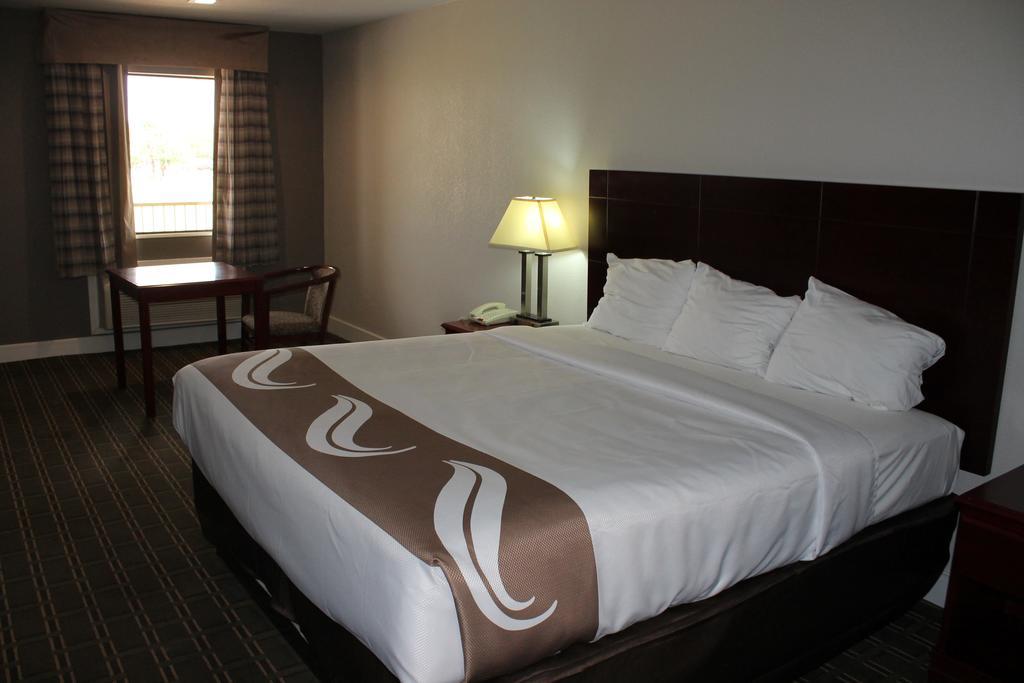 Quality Inn & Suites Port Arthur - Nederland Exterior foto