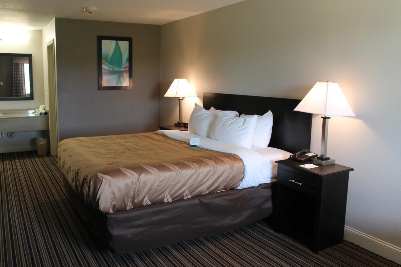 Quality Inn & Suites Port Arthur - Nederland Exterior foto