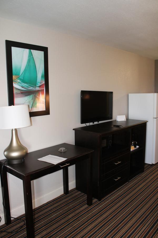 Quality Inn & Suites Port Arthur - Nederland Exterior foto