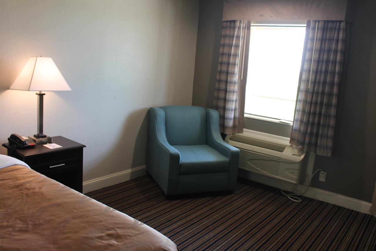 Quality Inn & Suites Port Arthur - Nederland Exterior foto